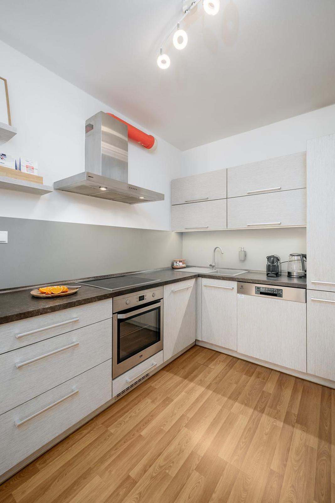 Prague Days - Bright Apartment - Balcony - Private Parking Extérieur photo