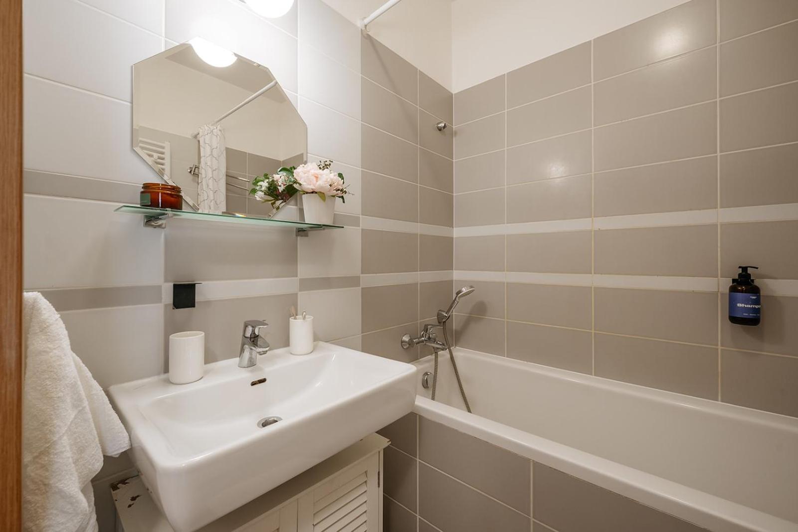 Prague Days - Bright Apartment - Balcony - Private Parking Extérieur photo